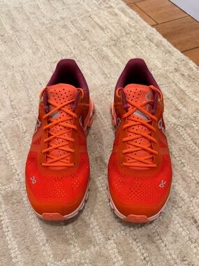 On Running Cloudflow Women’s Sz 6 Orange Purple Lightweight Running Sneakers